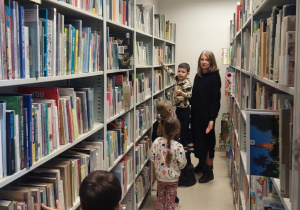 Przedszkolaki zwiedzają Bibliotekę