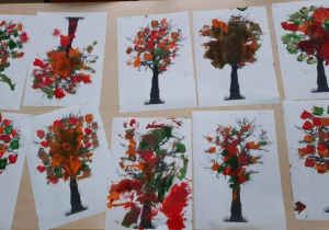Praca plastyczna Jesienne drzewko.