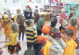 Zabawa muzyczno-ruchowa.