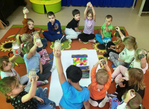 Realizacja Projektu edukacyjnego:Małe rączki–wielkie możliwości,czyli sensoryczna droga do sprawności w grupie Motylki