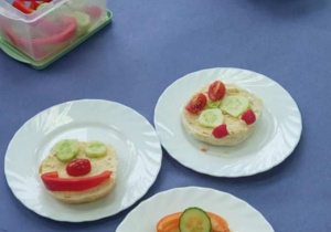 Kanapki przygotowane przez dzieci.