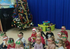 Rybki poznają historię bombek