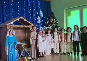 Maryja z Józefem przy Jezusku.