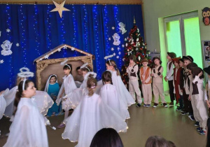 Układ taneczny aniołków.