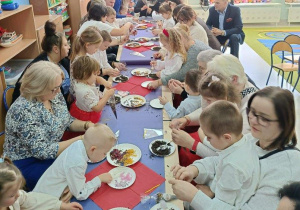 Poczęstunek w Rybkach