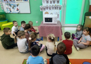 Motylki obserwują jak powstaje popcorn