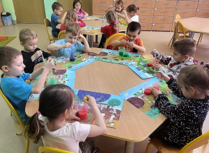 Realizacja Projektu edukacyjnego Małe rączki–wielkie możliwości,czyli sensoryczna droga do sprawności w grupie Motylki