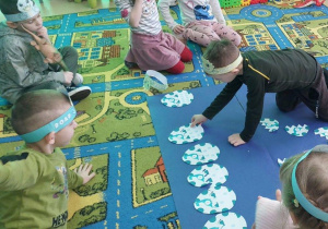 Żabki przeliczają jaja dinozaurów