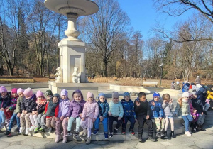 Pamiątkowe zdjęcie przy fontannie