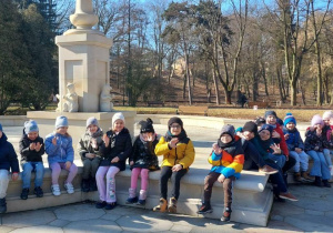 Żabki przy fontannie
