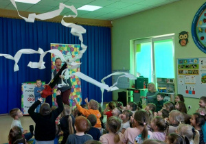 Dmuchawa i papier toaletowy