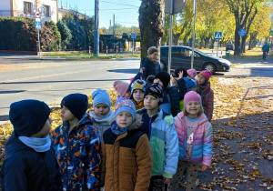Spacer po okolicy w poszukiwaniu różnych rodzajów dymu
