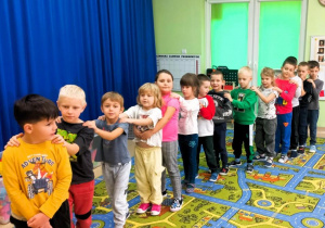 Zabawa do historyjki o podróży Dinisia pociągiem