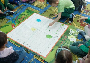 Dzieci kodują drogę do żabki