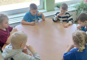 Burza w szklance wody-ćwiczenie oddechowe