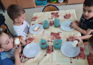 Rybki degustują gofry