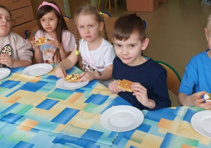 Żabki prezentują gofry