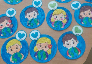 Odznaki Przyjaciela Ziemi.