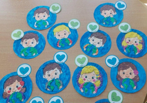 Odznaki Przyjaciela Ziemi.