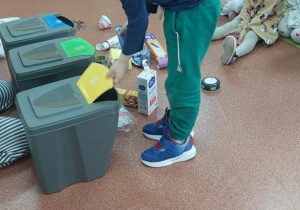 Segregujemy śmieci.