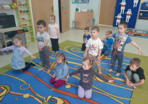 Joga dla dzieci-jogowa opowieść ruchowa"Wyprawa w kosmos"