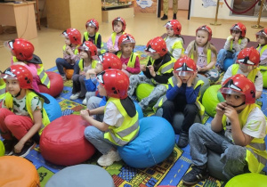 Zajęcia w salce edukacyjnej Ognik