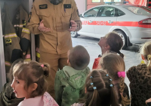Poznajemy sprzęt potrzebny w pracy strażaka