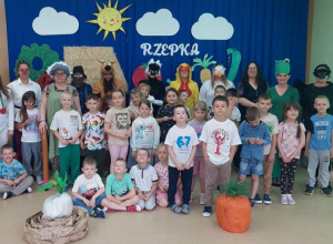 "Rzepka"w wykonaniu Rodziców z grupy Żabki
