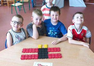 Motyl z klocków.
