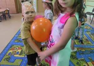 Taniec z balonami.