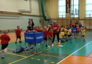 Zbieraj piłki-konkurencja sportowa.